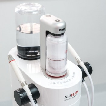 L’IGIENE DENTALE INNOVATIVA: LA TECNICA GBT.